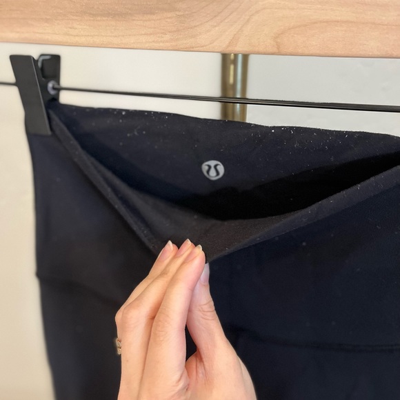 Lululemon Wunder Under Laser Cut Scallop Crop | Size 4 | Black | High Rise - Picture 4 of 6